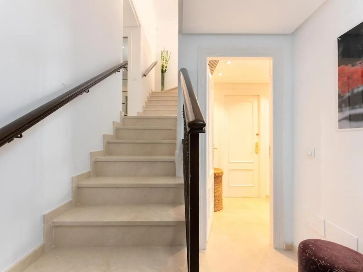 Castiglione Luxury Beachfront Duplex Penthouse ماربيا شقة