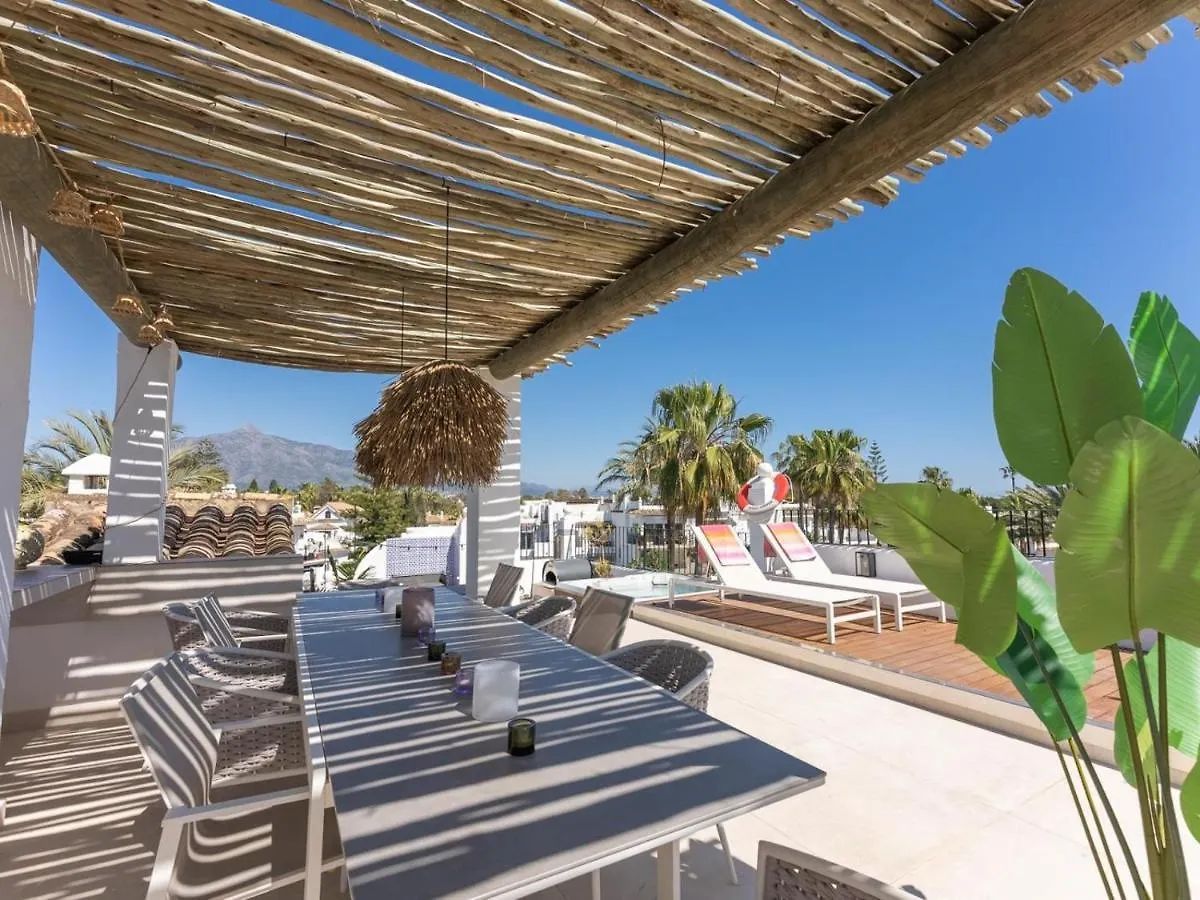 Castiglione Luxury Beachfront Duplex Penthouse ماربيا